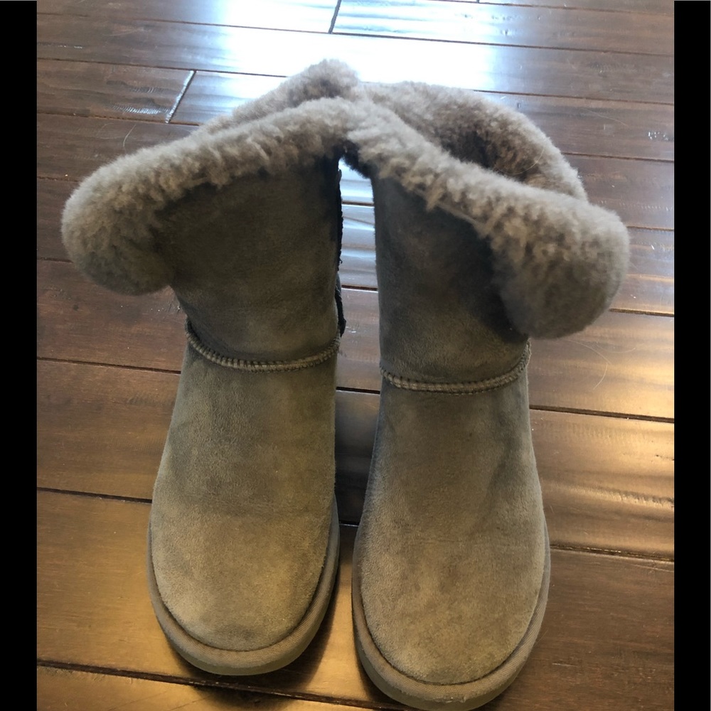 WOMENS GRAY BAILEY UGG BOOTS, SIZE 8